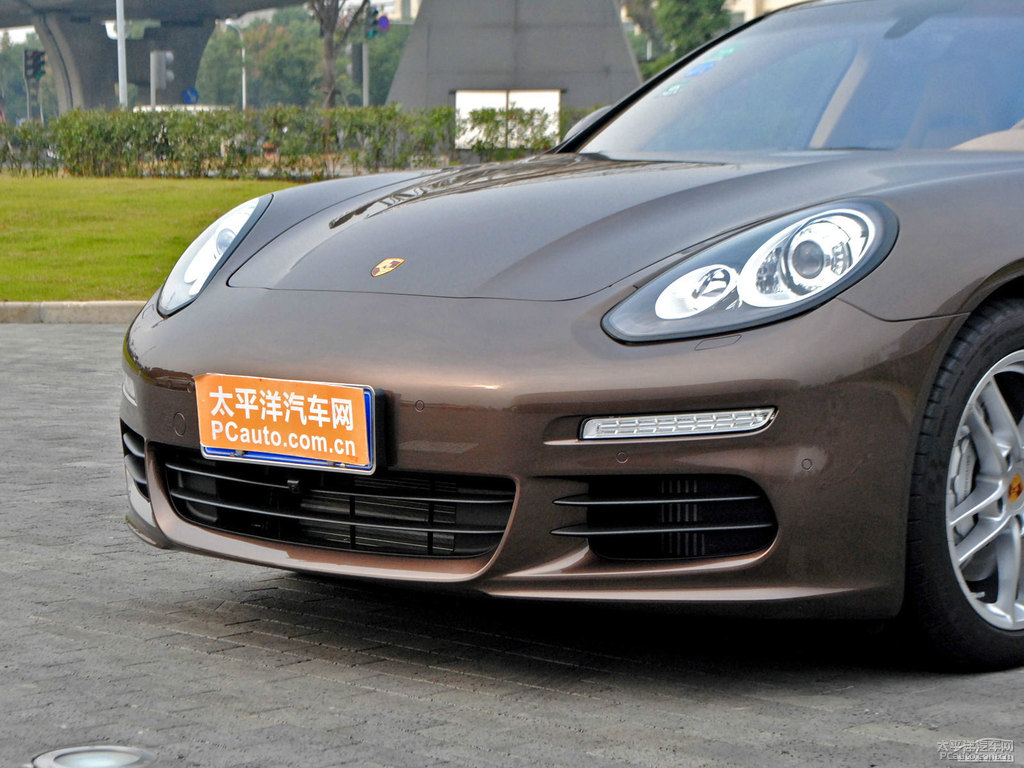 碳灰色Panamera車頭外觀圖片