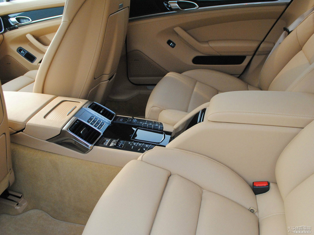 ̼ɫPanamera΃(ni)DƬ