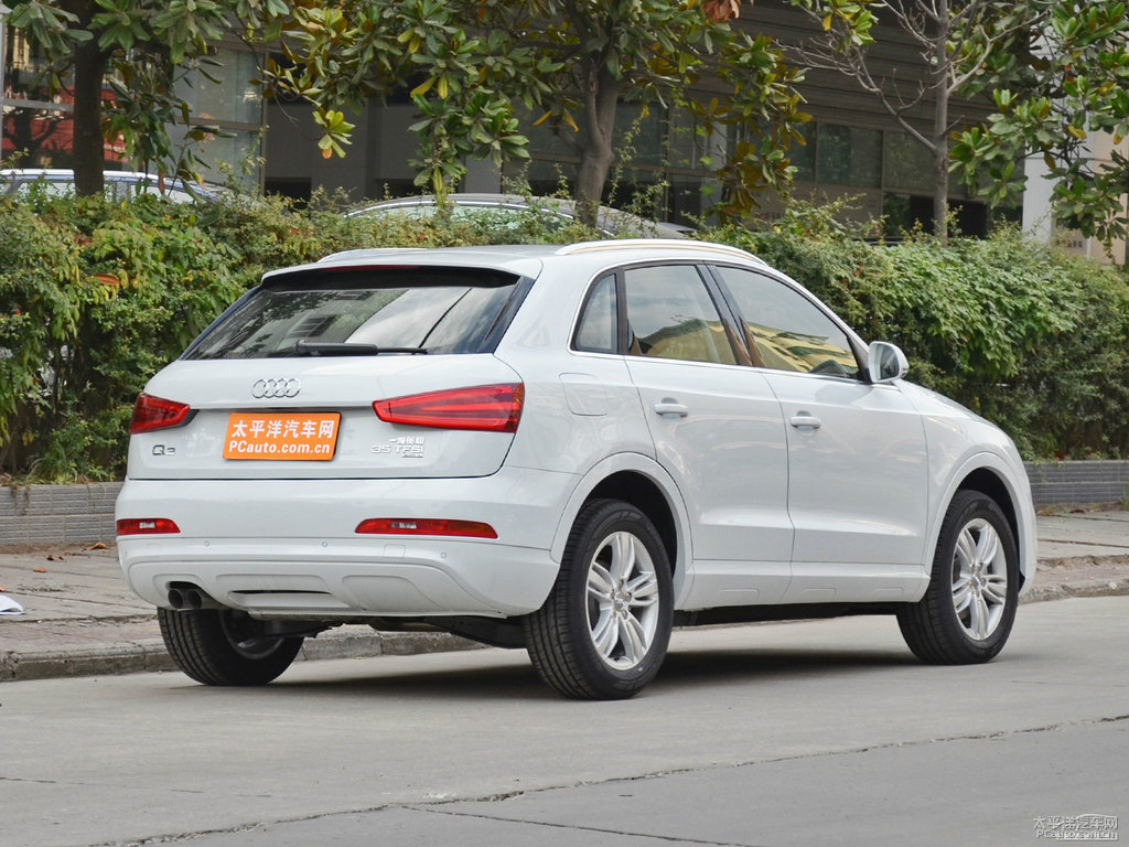 冰川白奧迪Q3整車外觀外觀圖片