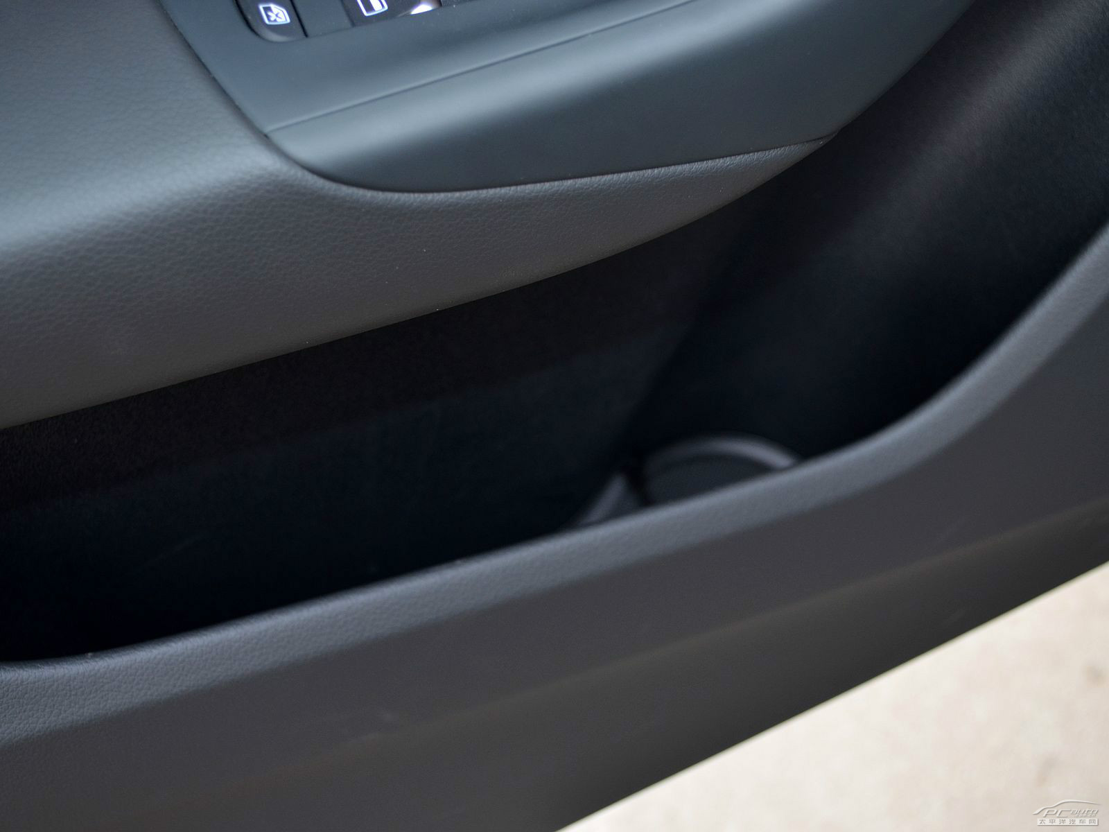 奧迪Q3空間高清大圖