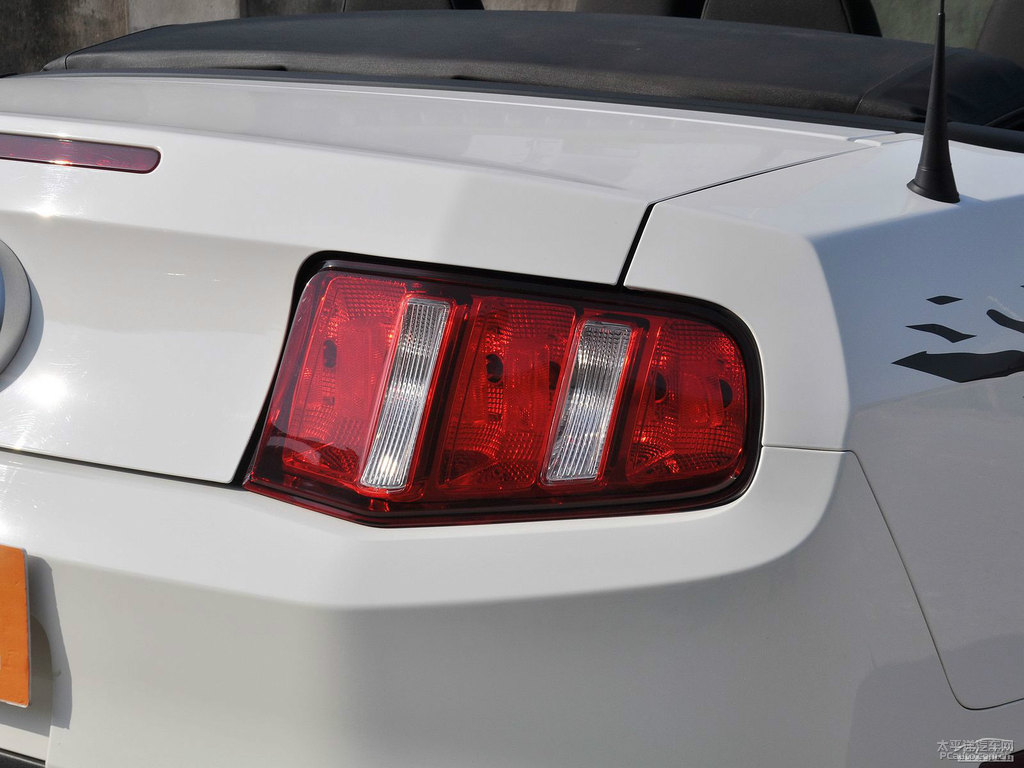 ܰ׸Mustang܇β^DƬ
