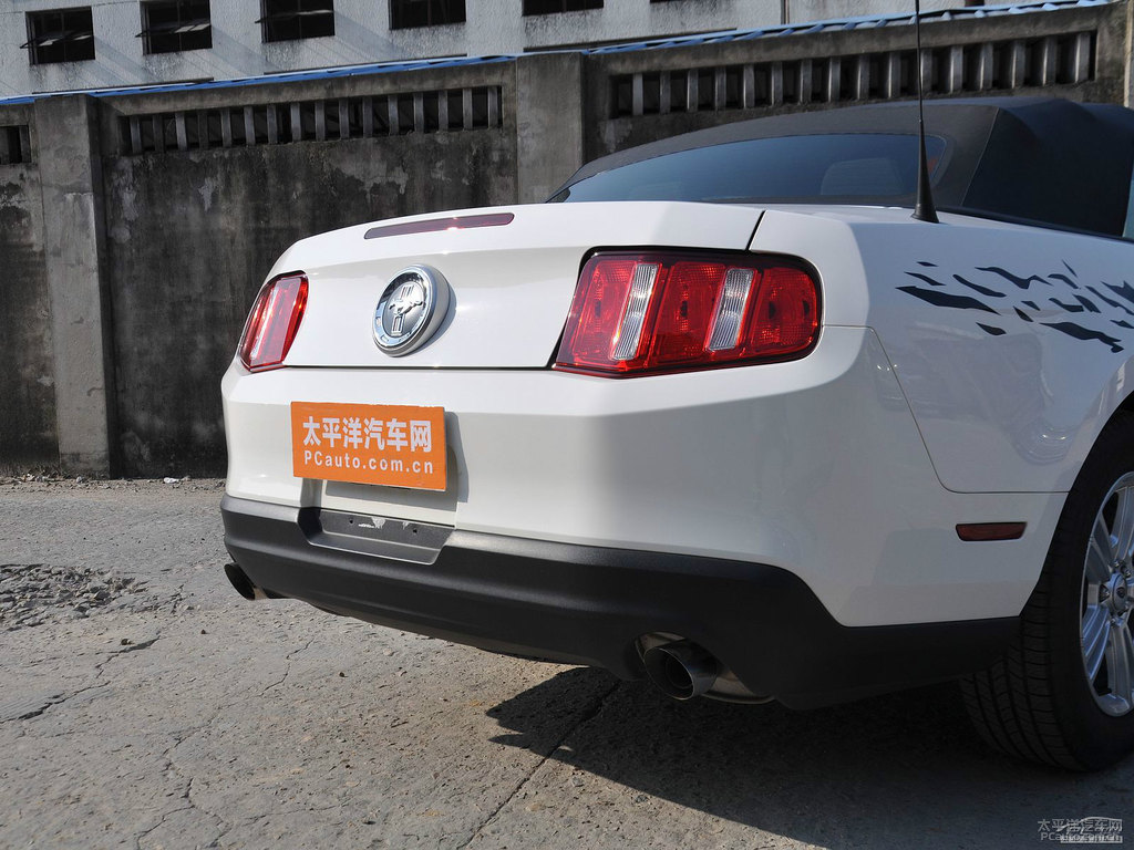 ܰ׸Mustang܇(ch)β^(gun)DƬ