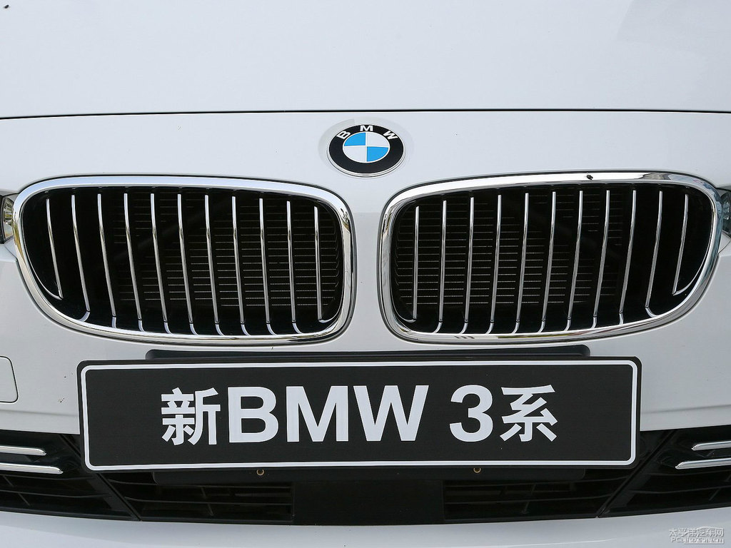 雪山白寶馬3系車頭外觀圖片