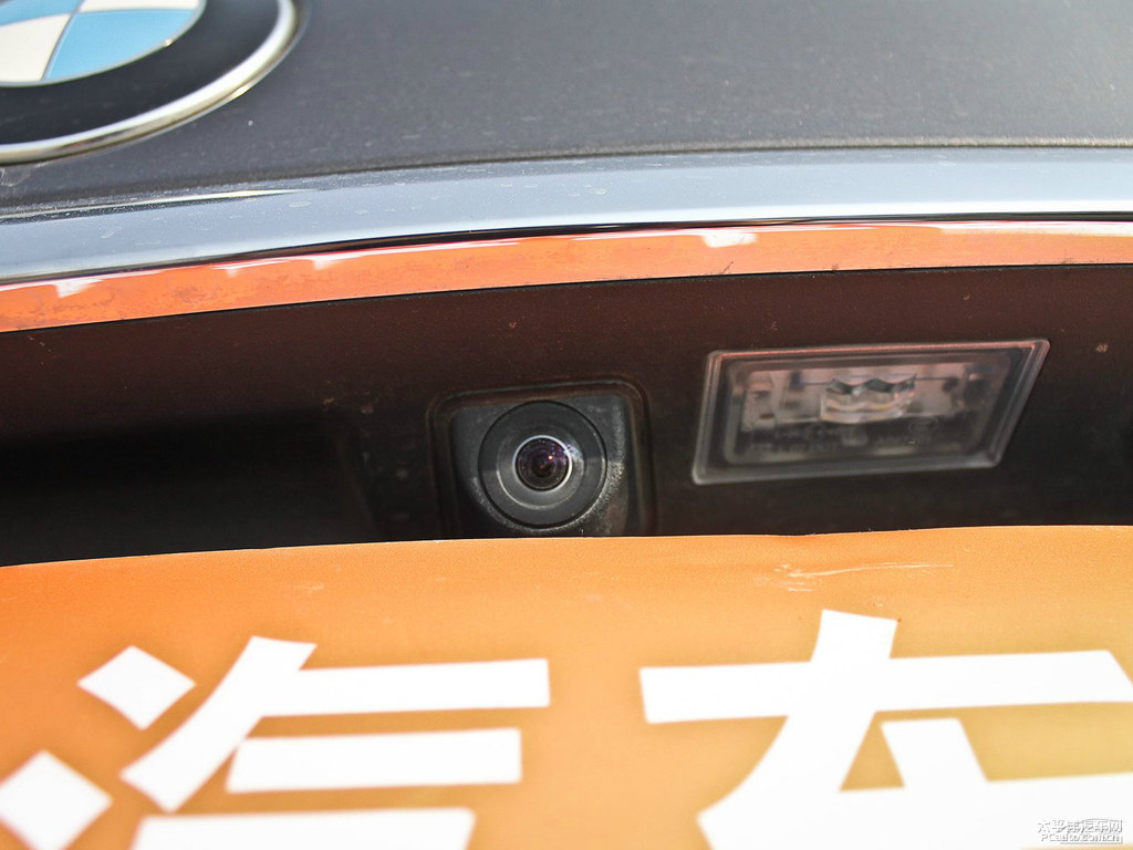 哈瓦那灰寶馬7系車尾外觀圖片