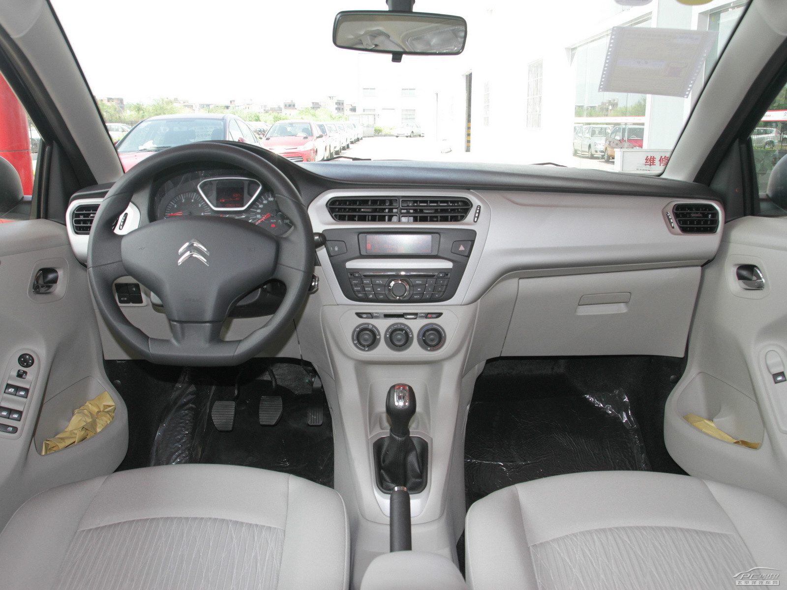 全新愛(ài)麗舍內(nèi)飾高清大圖