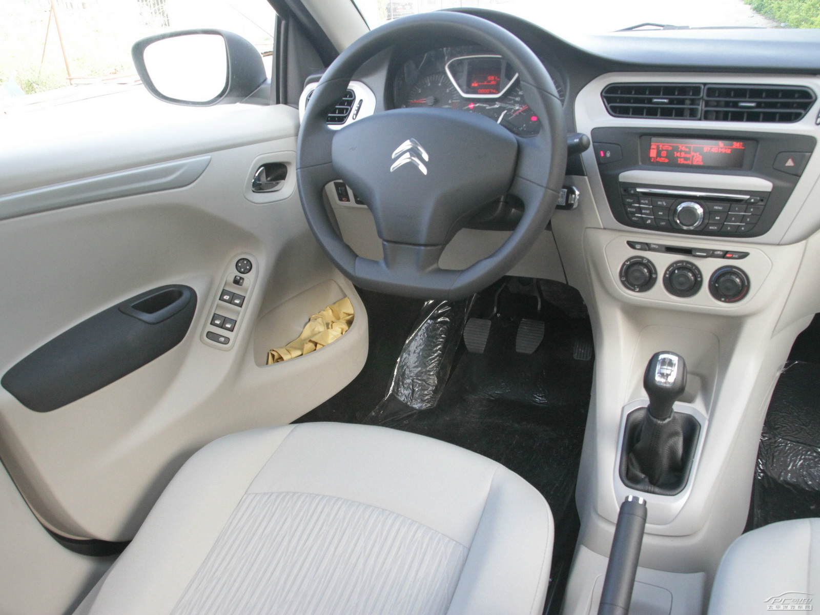 全新愛麗舍內(nèi)飾高清大圖