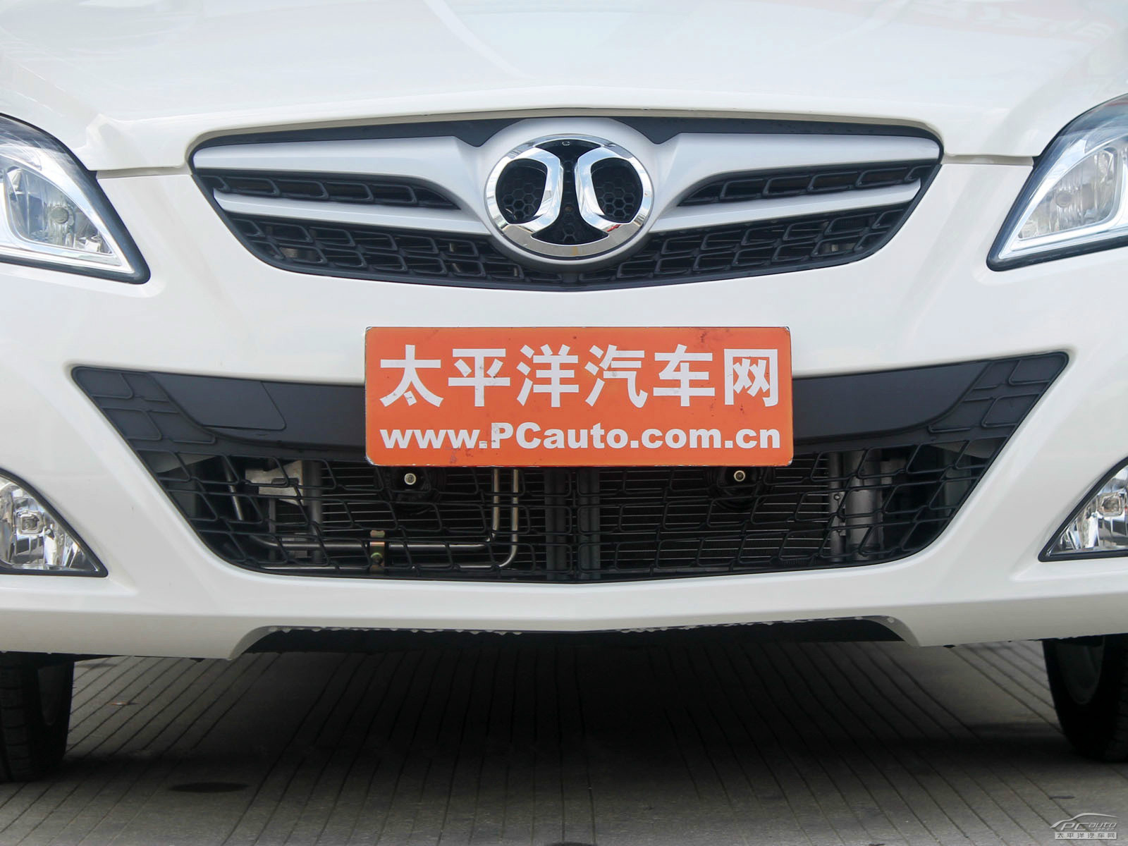 北京汽車E系列外觀高清大圖