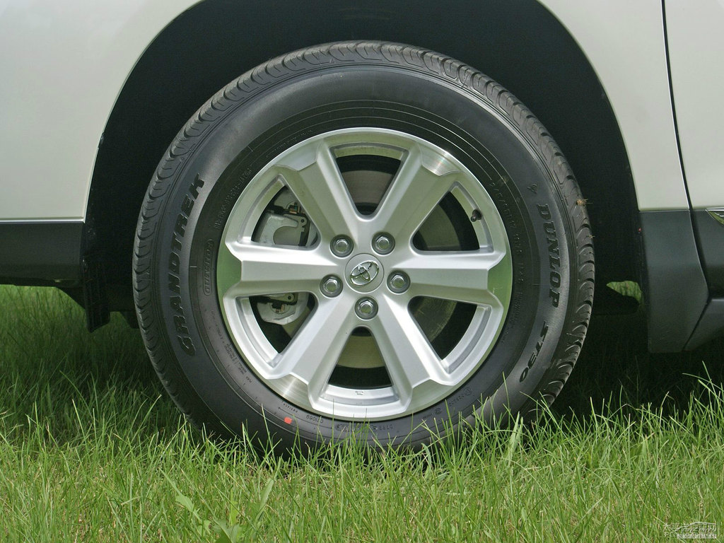 珍珠白漢蘭達(dá)車身外觀圖片