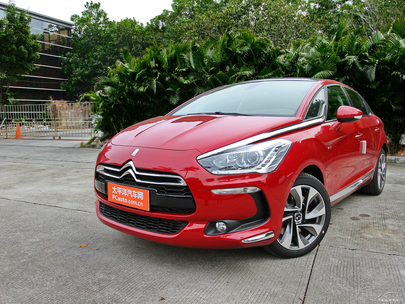 DS 5外觀高清大圖