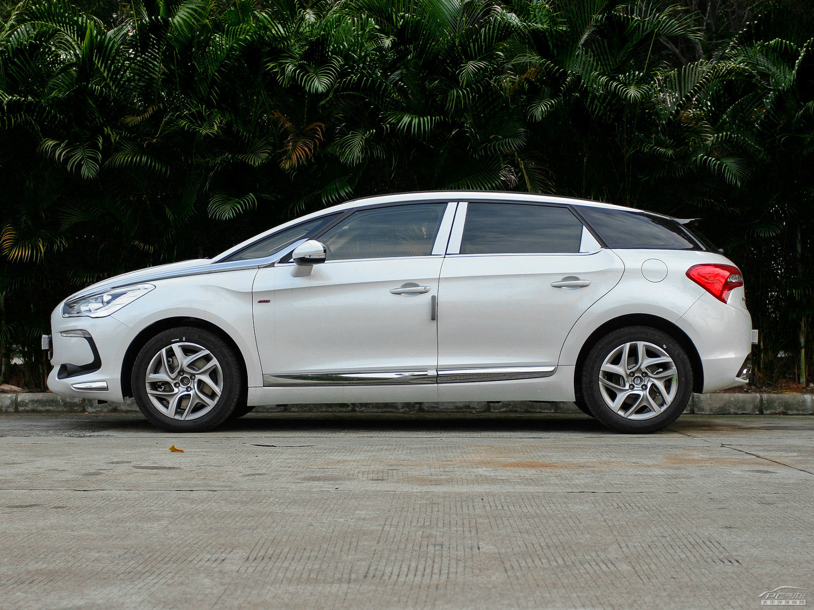 DS 5外觀高清大圖
