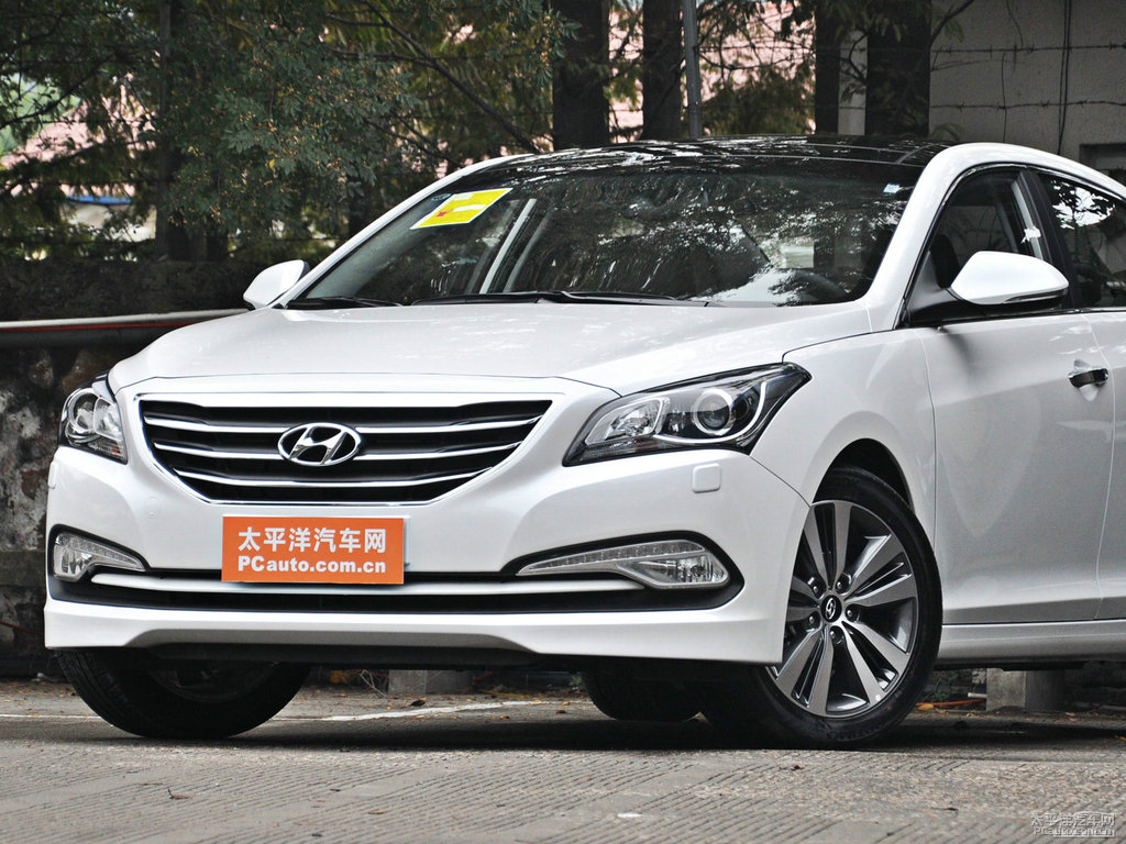 水晶白名圖車(chē)頭外觀圖片