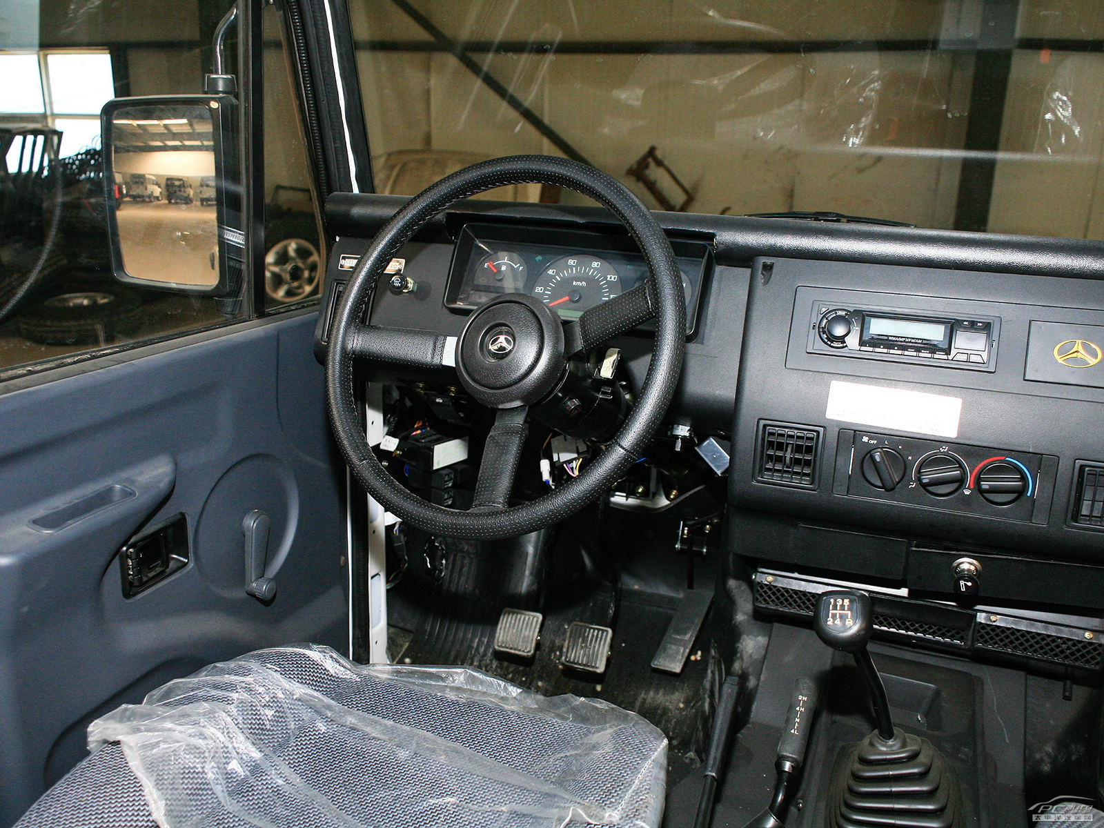 戰(zhàn)旗皮卡內飾高清大圖