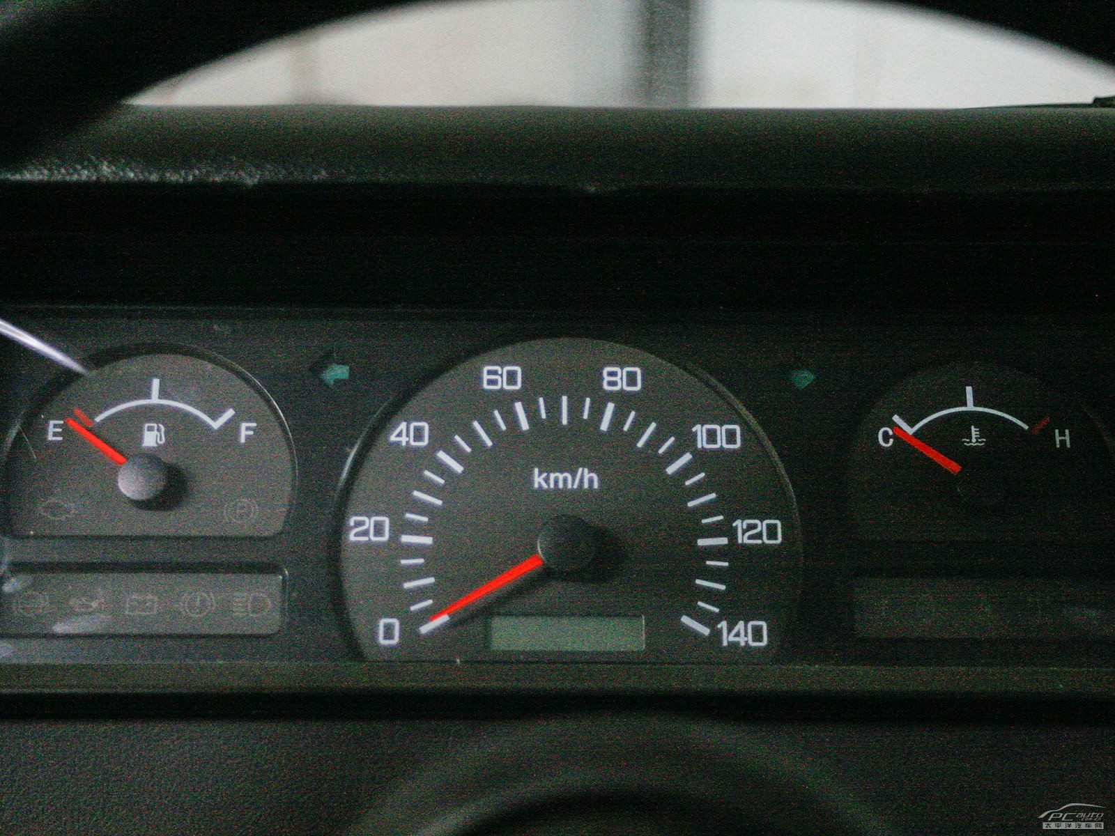 戰(zhàn)旗皮卡內(nèi)飾高清大圖