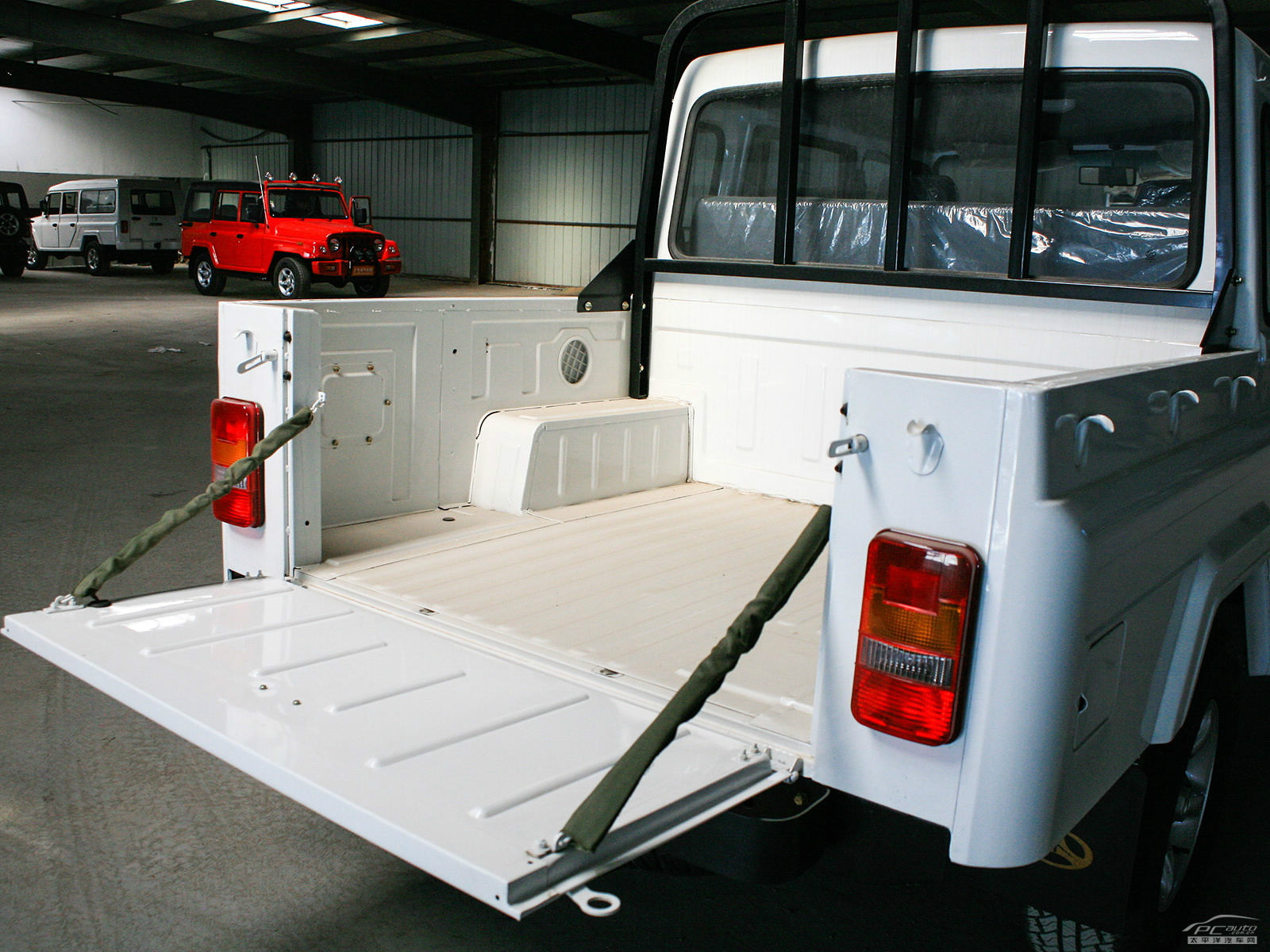 戰(zhàn)旗皮卡空間高清大圖