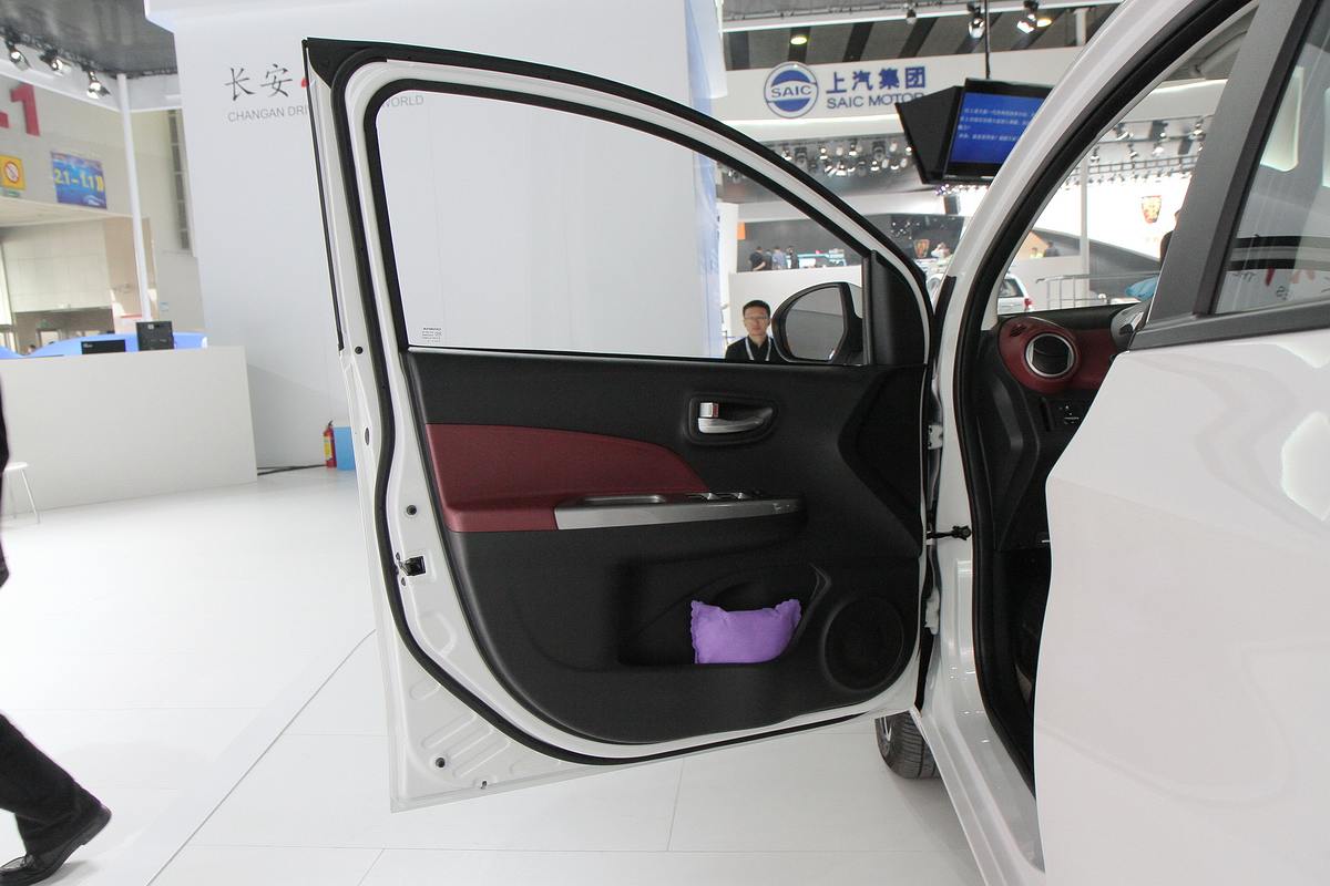 奔奔Love車展高清大圖