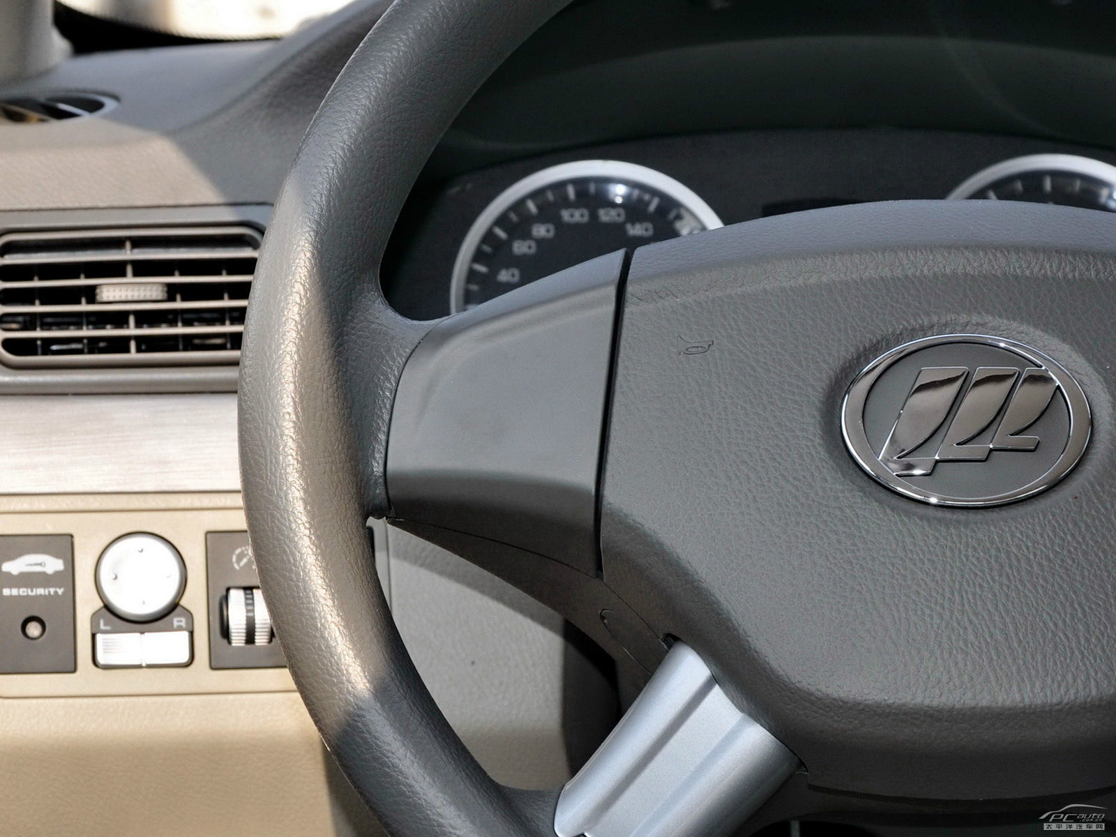 力帆630內(nèi)飾高清大圖