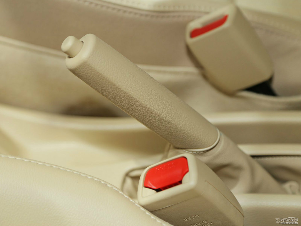 炫彩綠YARiS L 致炫中控內(nèi)飾圖片