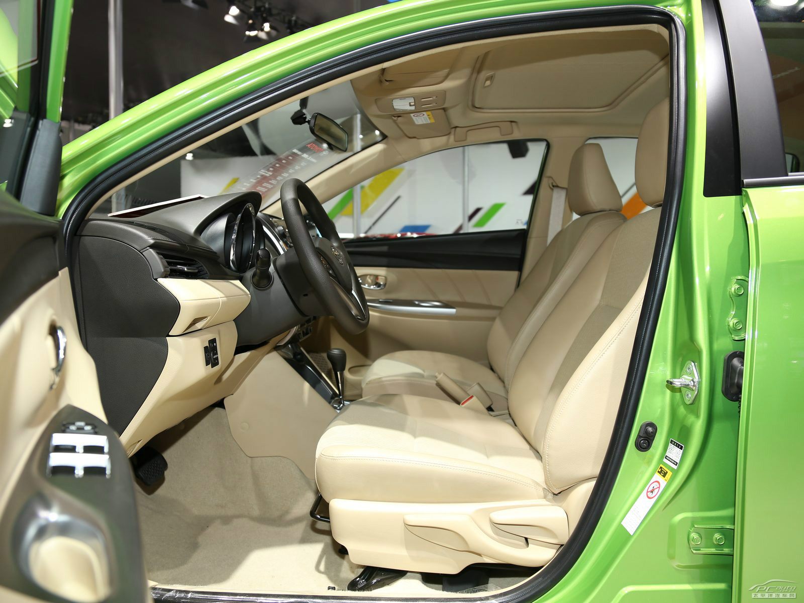 YARiS L 致炫空間高清大圖