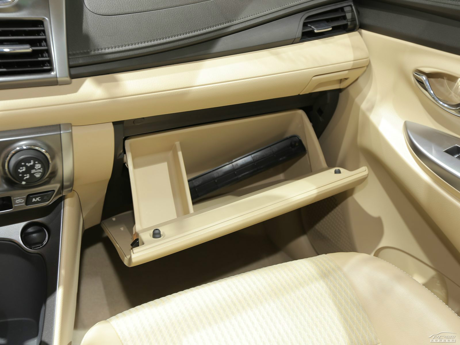 YARiS L 致炫空間高清大圖