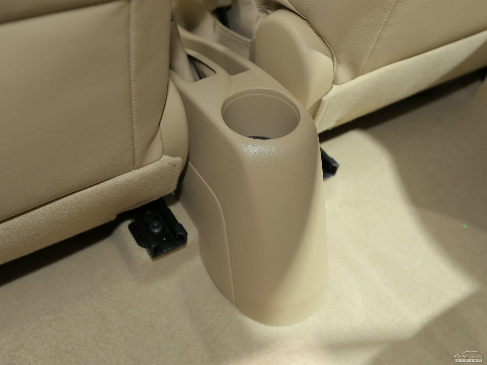 YARiS L 致炫空間高清大圖