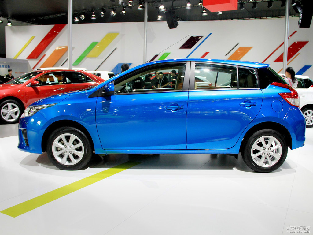 極光藍(lán)YARiS L 致炫整車外觀外觀圖片