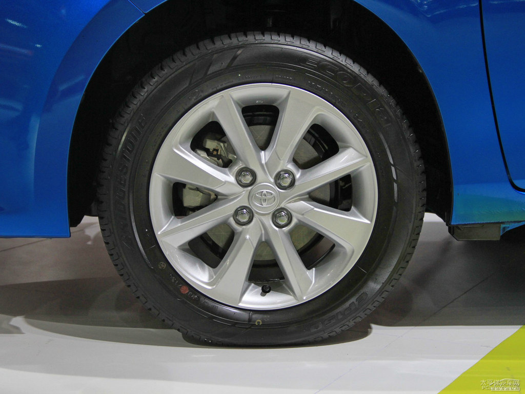 極光藍(lán)YARiS L 致炫車身外觀圖片