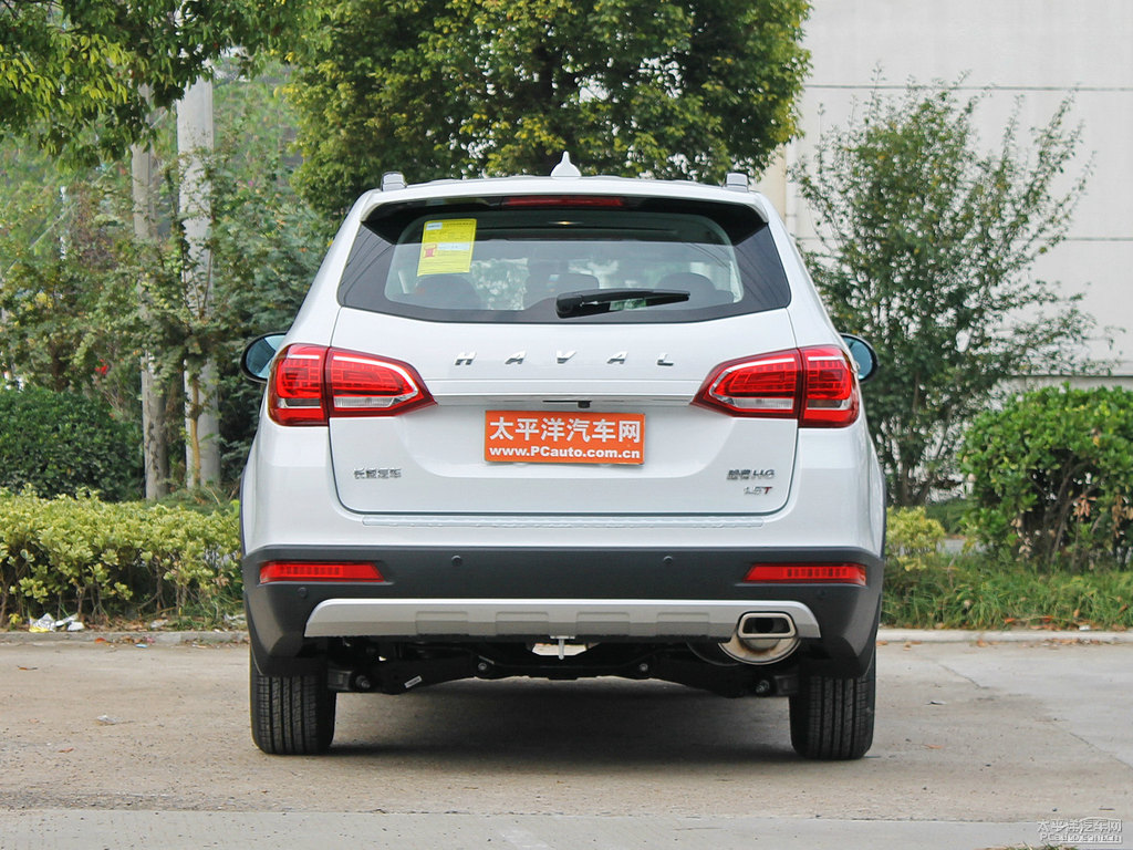 簡(jiǎn)約白哈弗H6整車(chē)外觀外觀圖片