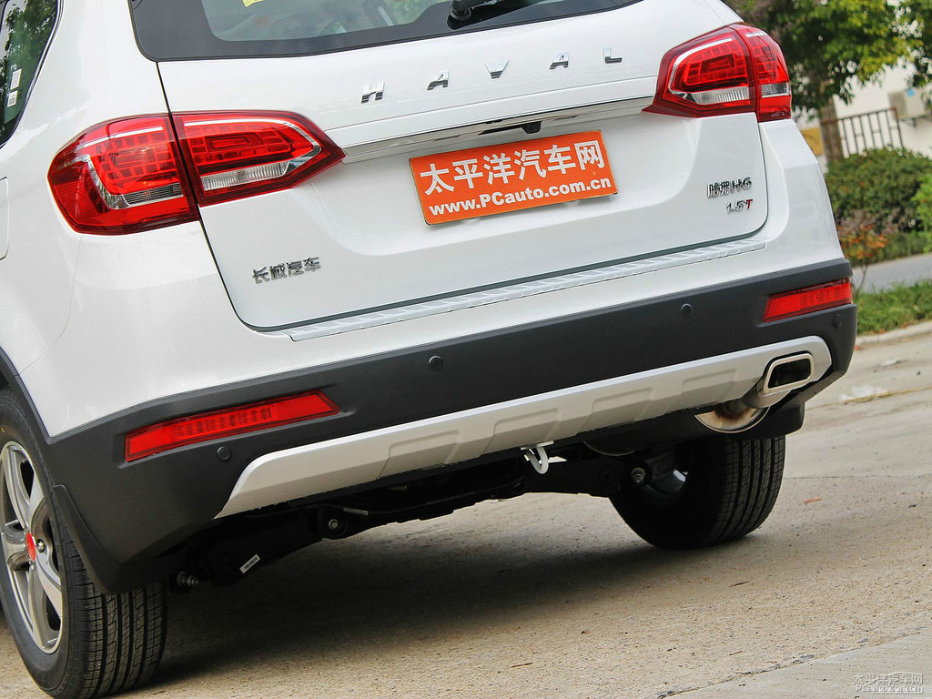 簡約白哈弗H6車尾外觀圖片