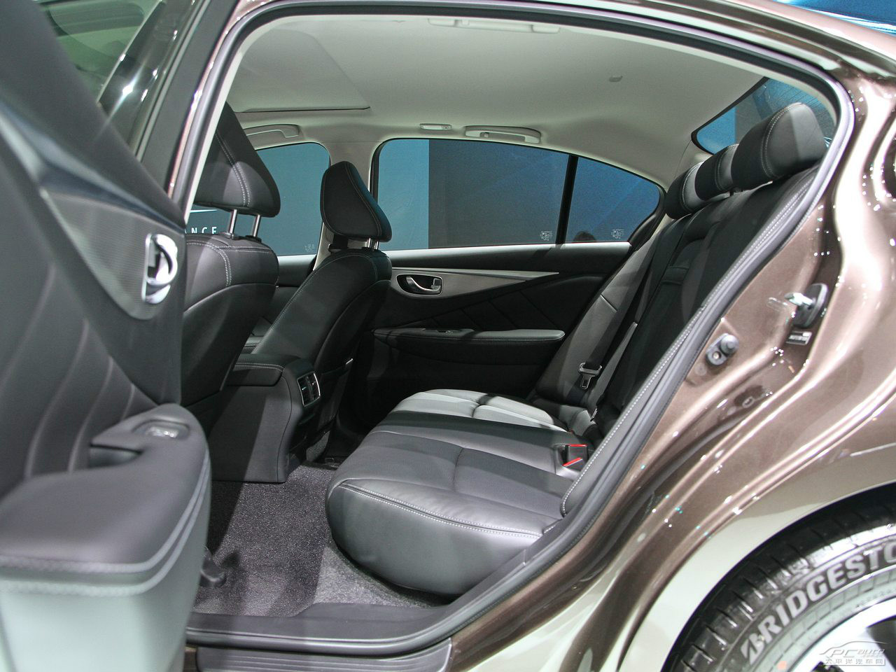 英菲尼迪Q50空間高清大圖