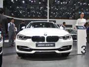 2013款 320i 運(yùn)動(dòng)設(shè)計(jì)套裝 旅行版 2013款 320i 運(yùn)動(dòng)設(shè)計(jì)套裝 旅行版