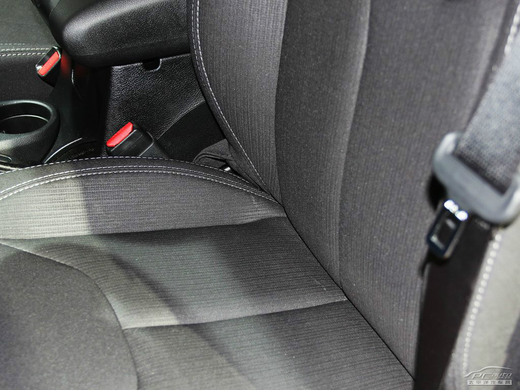 牧馬人內(nèi)飾高清大圖