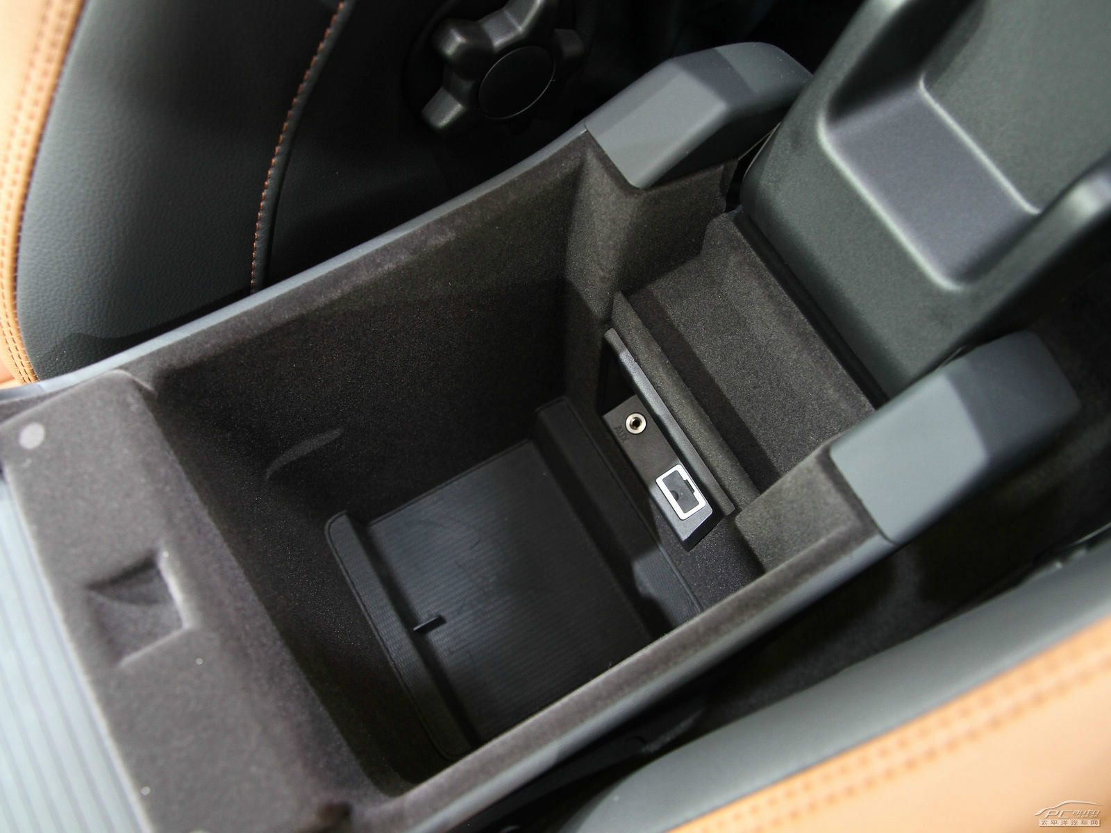 沃爾沃S60空間高清大圖