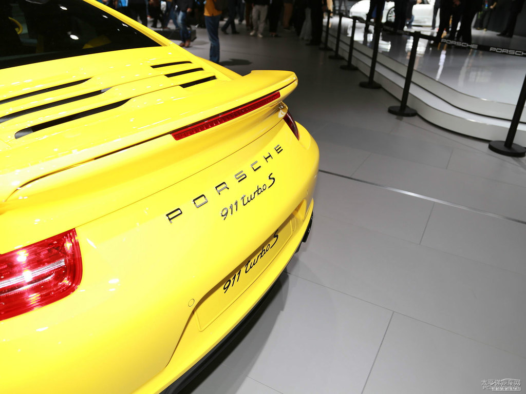 保時捷911車尾外觀圖片