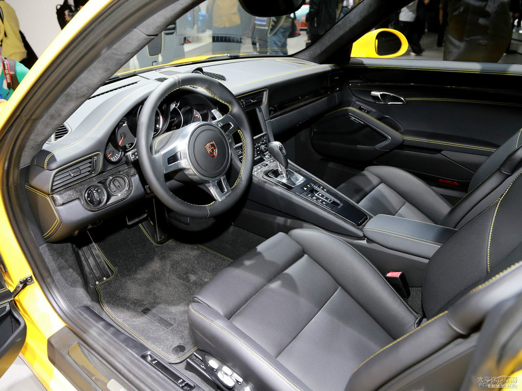 保時(shí)捷911中控內(nèi)飾圖片