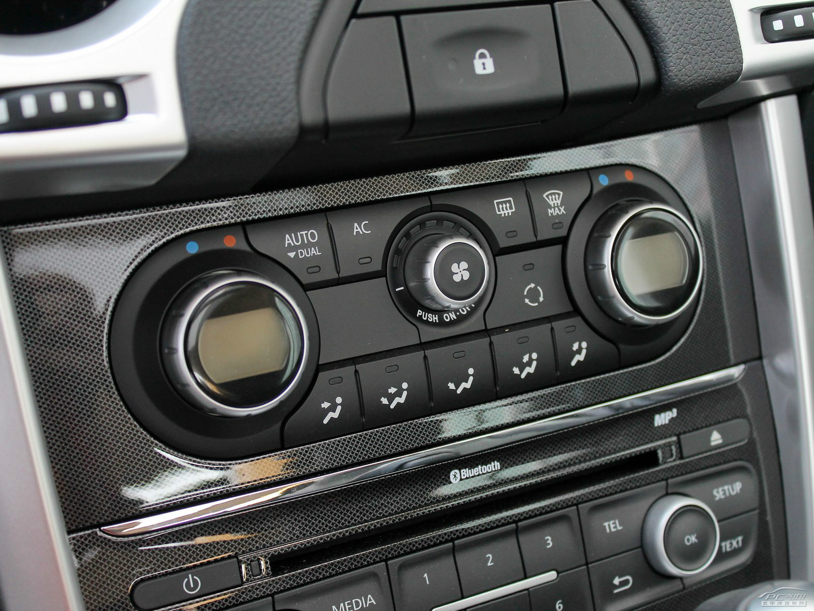 科雷傲(進口)內(nèi)飾高清大圖