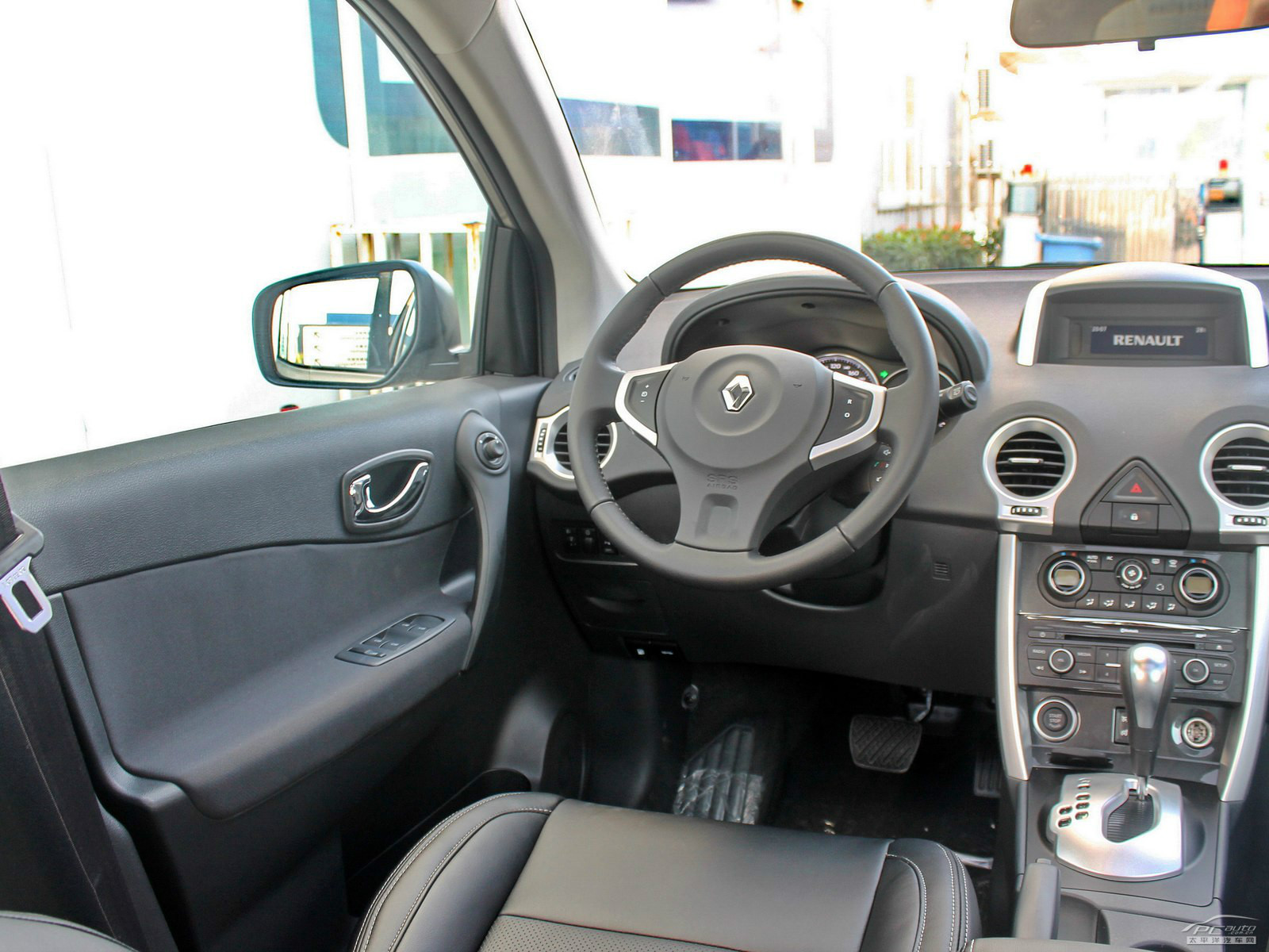 科雷傲(進口)內(nèi)飾高清大圖