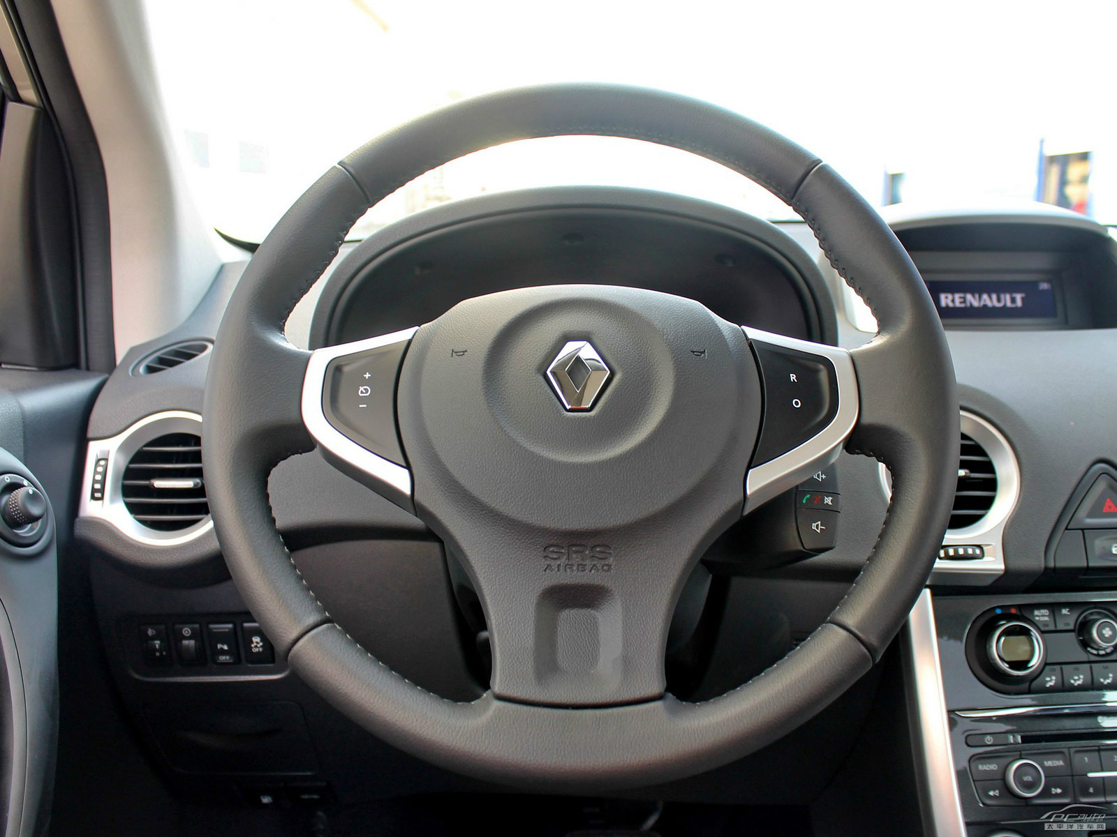 科雷傲(進(jìn)口)內(nèi)飾高清大圖