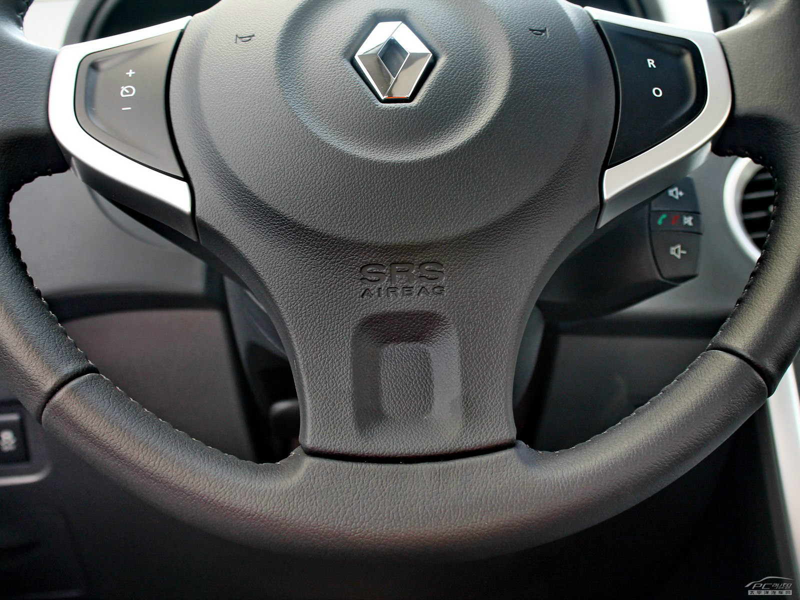 科雷傲(進口)內(nèi)飾高清大圖