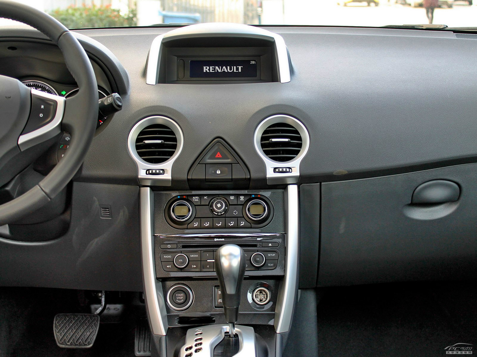 科雷傲(進(jìn)口)內(nèi)飾高清大圖