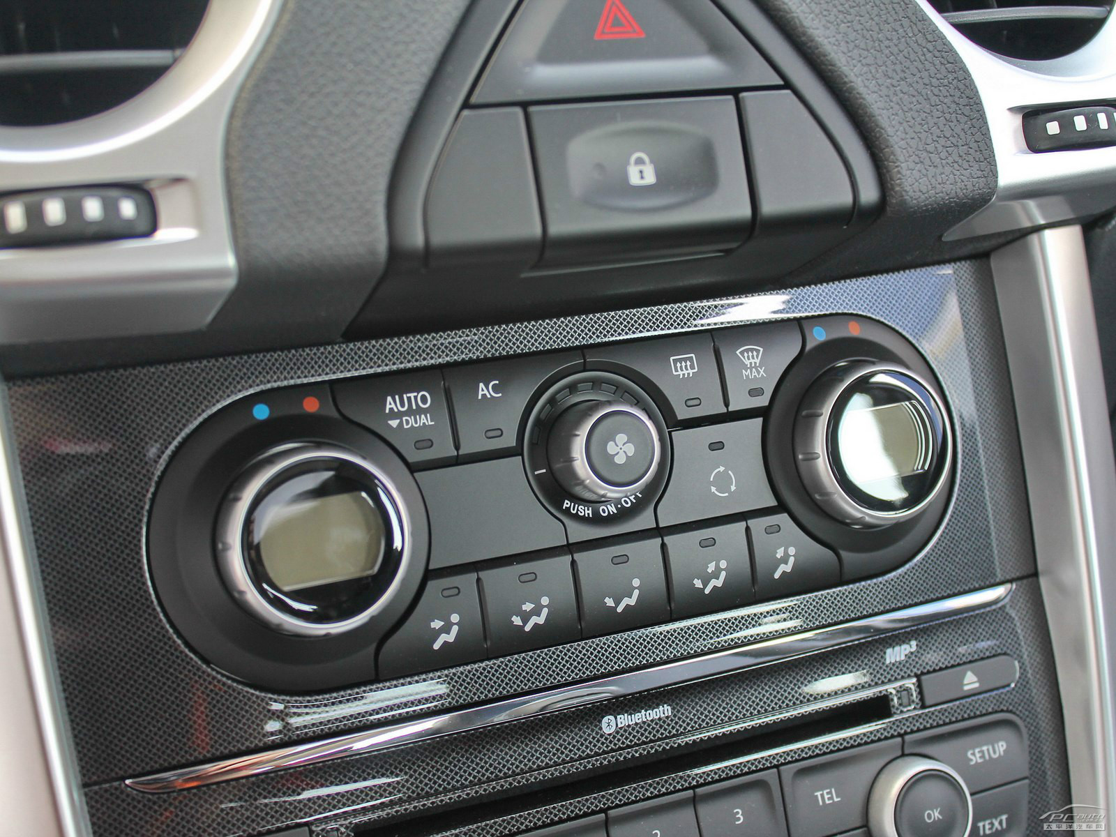 科雷傲(進(jìn)口)內(nèi)飾高清大圖