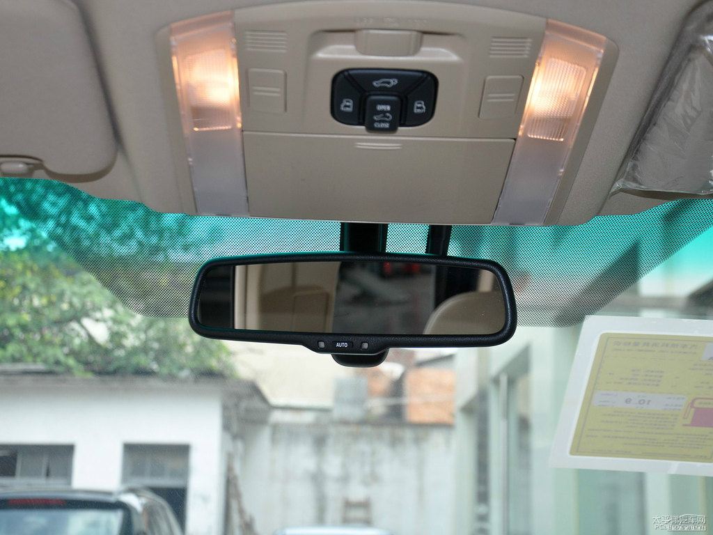 紫鉆黑埃爾法車廂內(nèi)飾圖片
