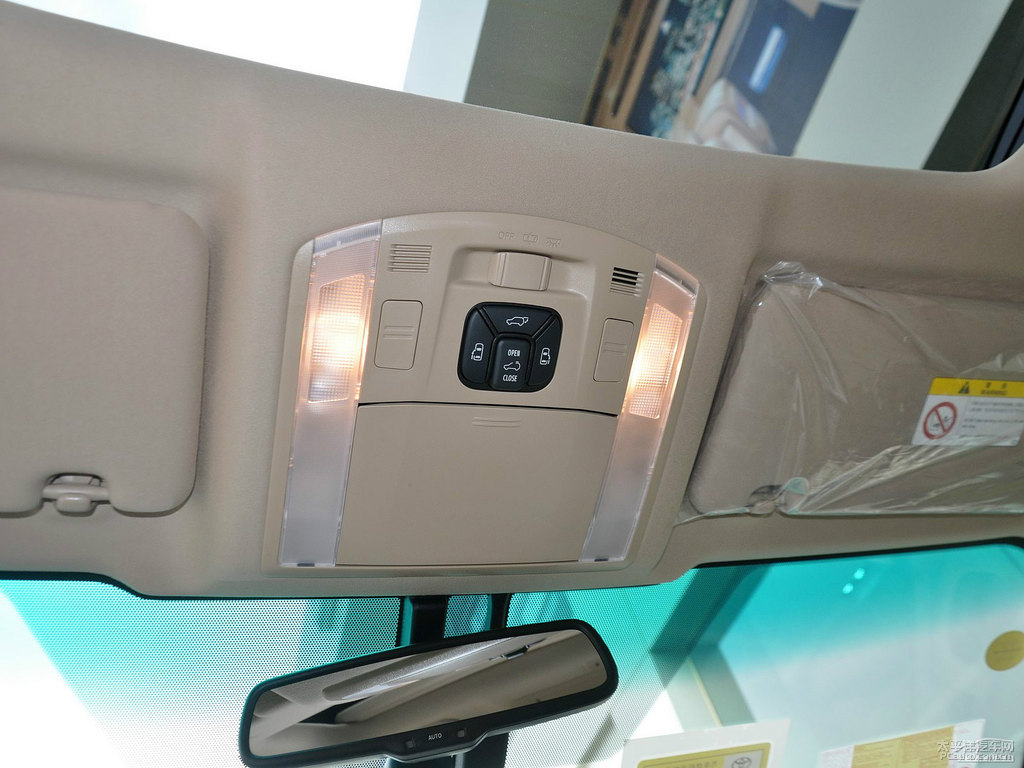 紫鉆黑埃爾法車廂內(nèi)飾圖片