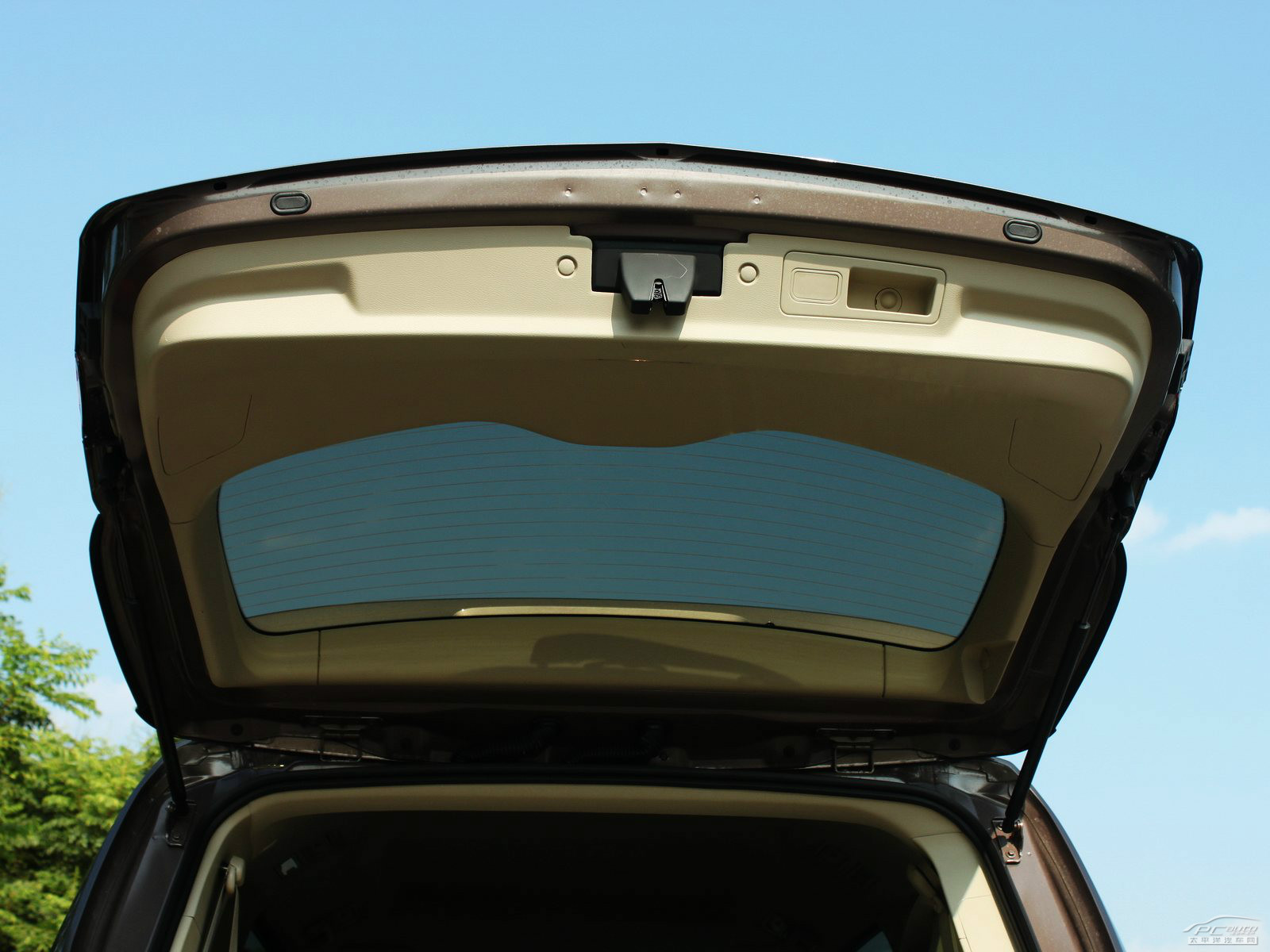 別克GL8空間高清大圖