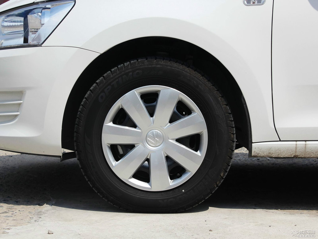平安白桑塔納車(chē)身外觀(guān)圖片