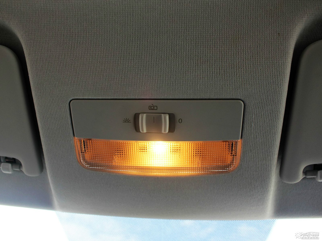 平安白桑塔納車廂內(nèi)飾圖片