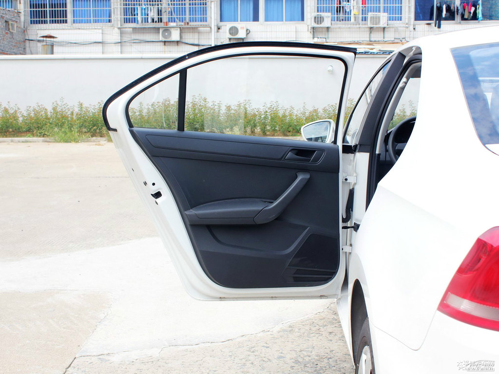 平安白桑塔納車廂內(nèi)飾圖片