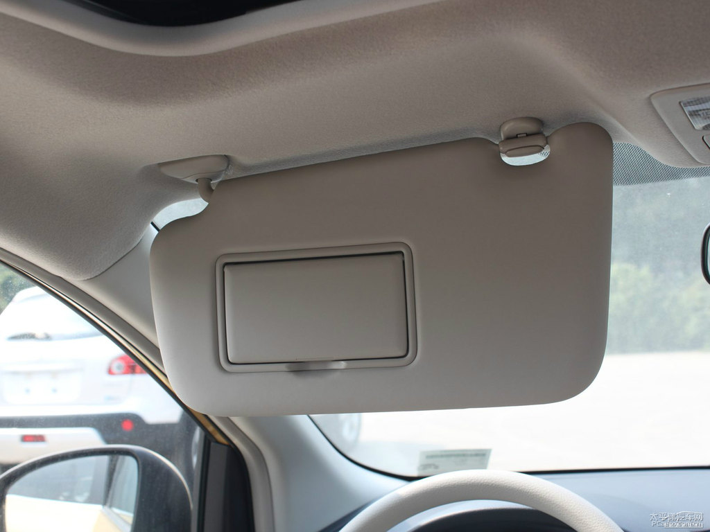 璀璨金騏達車廂內(nèi)飾圖片