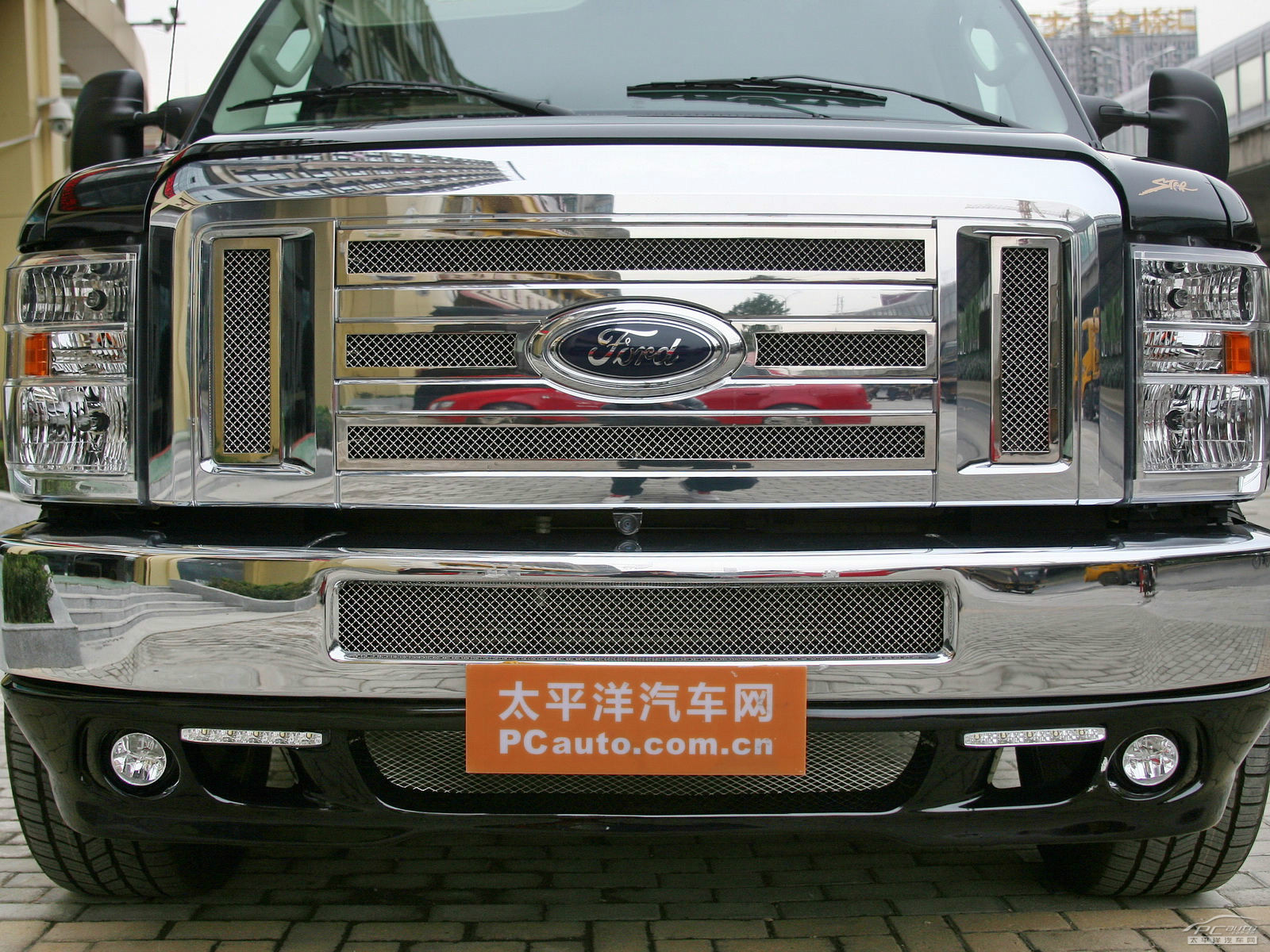 福特E350外觀高清大圖