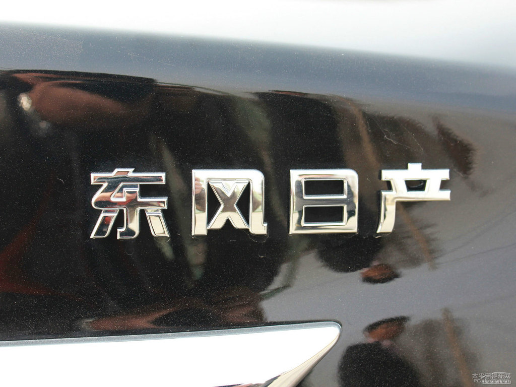 鋼琴黑天籟車尾外觀圖片