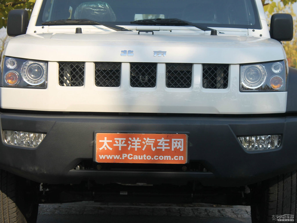 珠峰白北京BJ40車頭外觀圖片